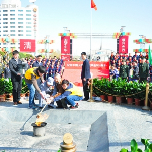 缅怀先烈   圆梦中华 ——民革市委参加中华世纪坛清明纪念活动