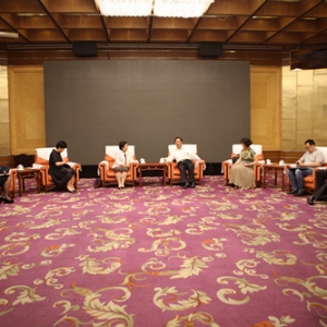 ȫ����Э����ϯ��������볣����ϯ�������Ӽ������ί��һ���쵼����