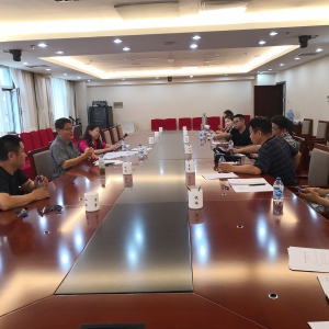 ����������ί�ٿ����Ľ�ίԱ�������